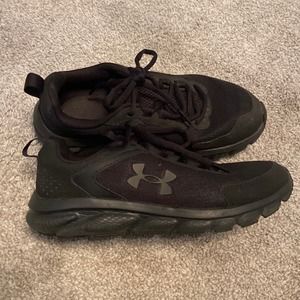 Womens under armour shoes size size 8 all‎ black